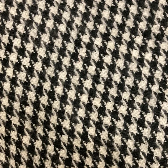 🎉10 for $10🎉ICING Reversible Shawl/Scarf. - Picture 4 of 8